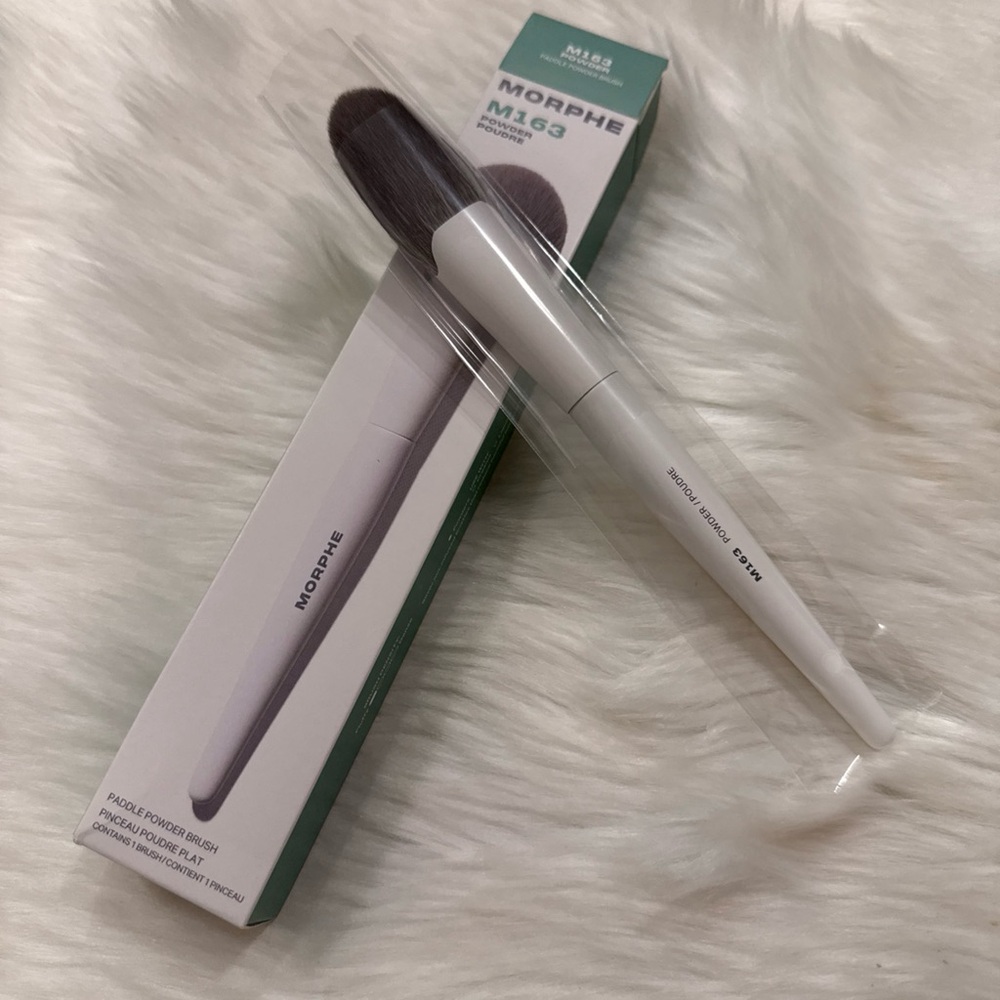 Morphe M163  Powders Fluffy Silver Precision Brush New